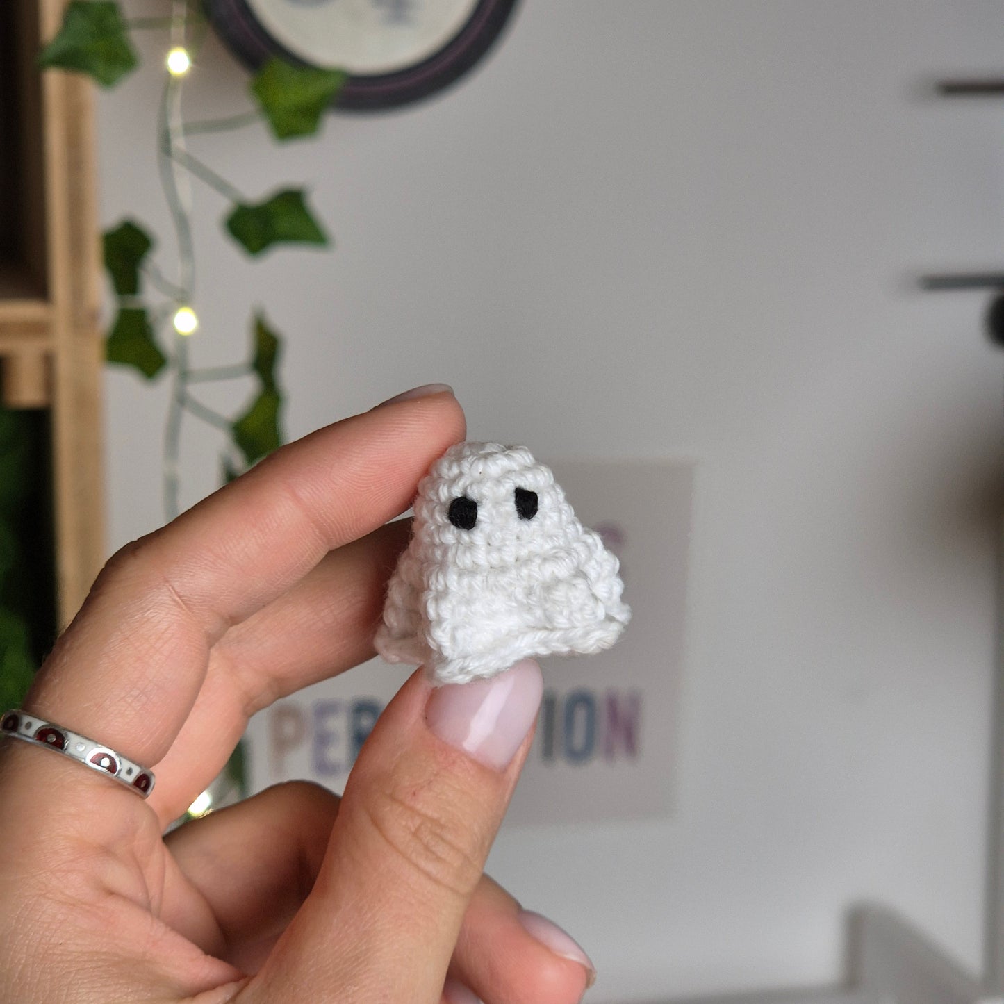 Tiny ghosty
