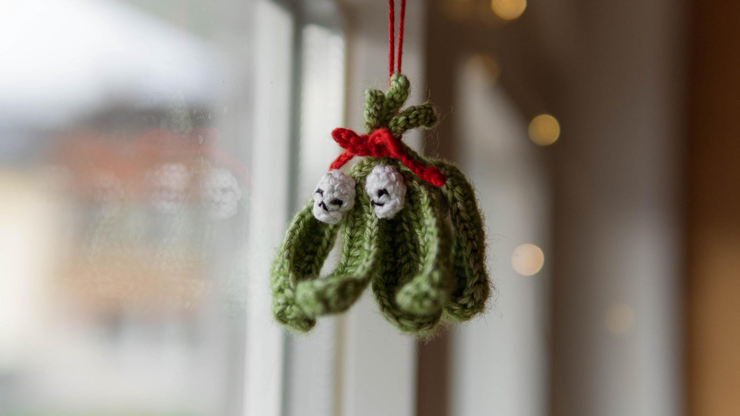Mistletoe with Skulls Crochet Pattern