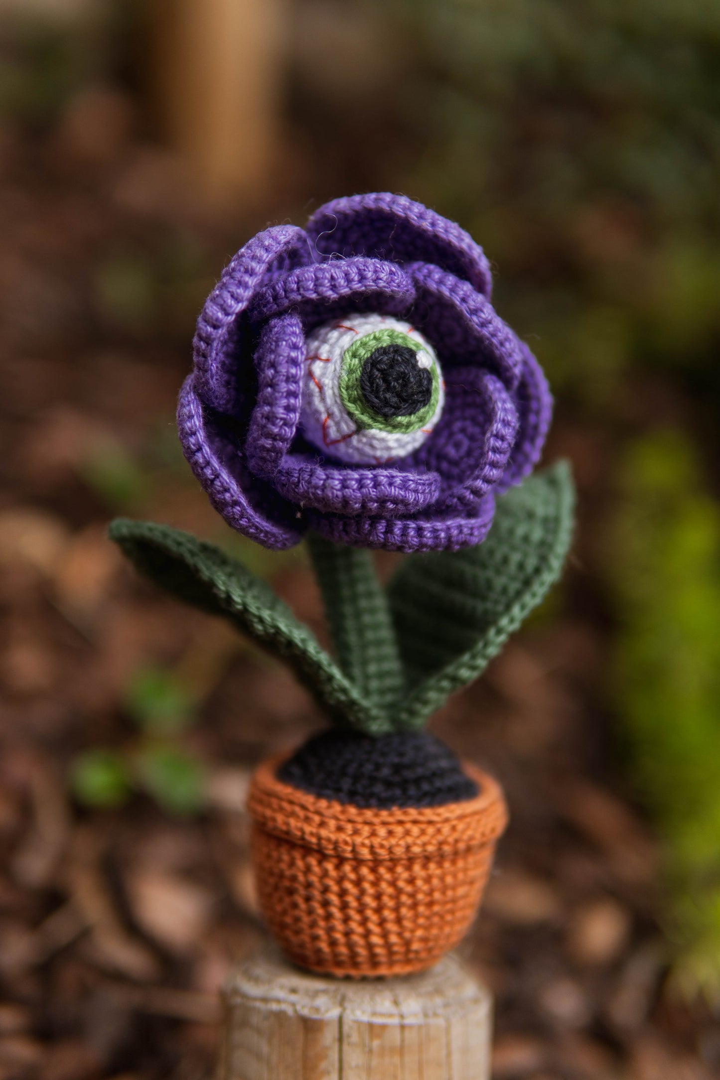 Eye Rose Pattern Crochet Flower