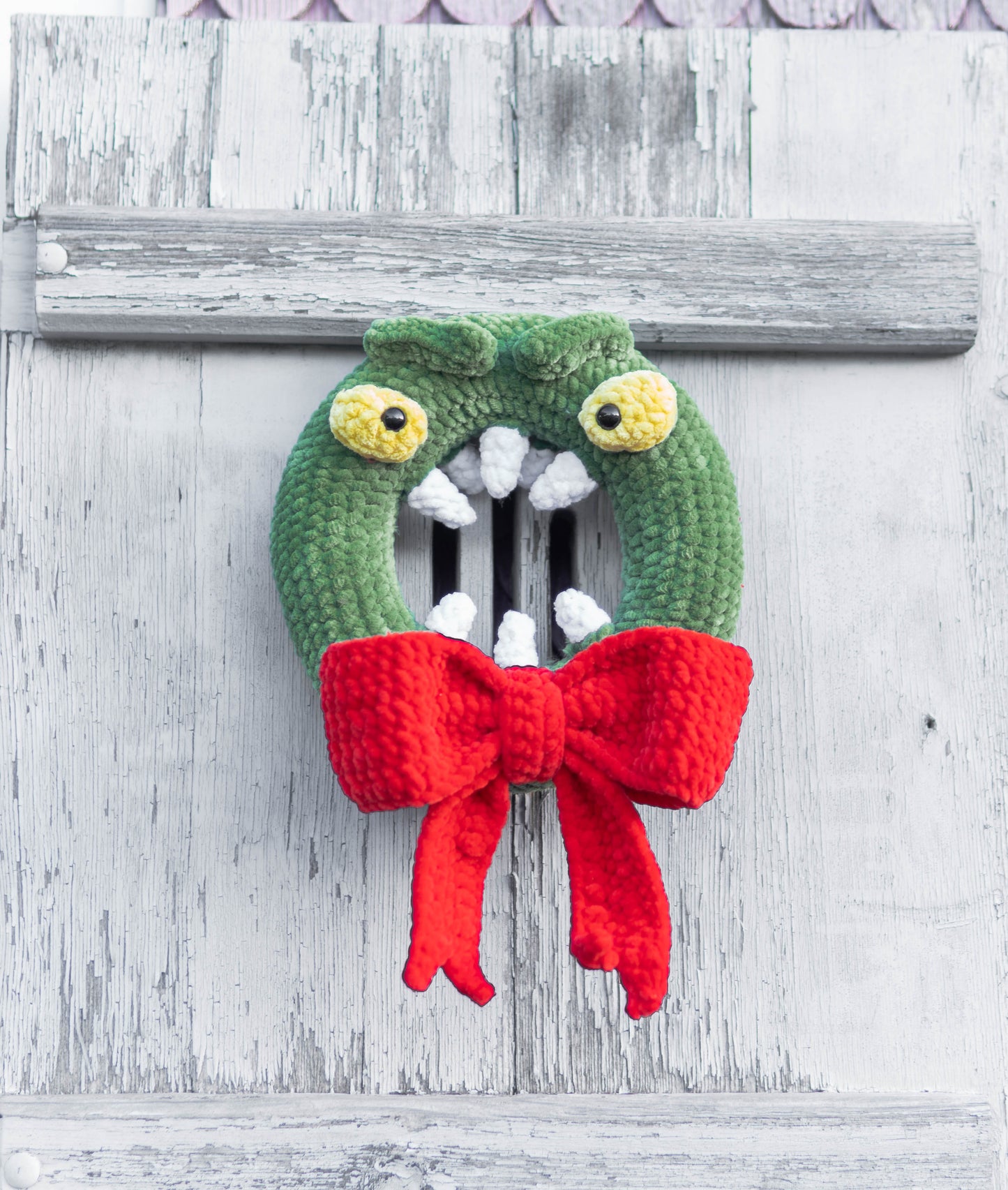 Jolly & Jaws Christmas Wreath 2 in 1 PDF Crochet Pattern