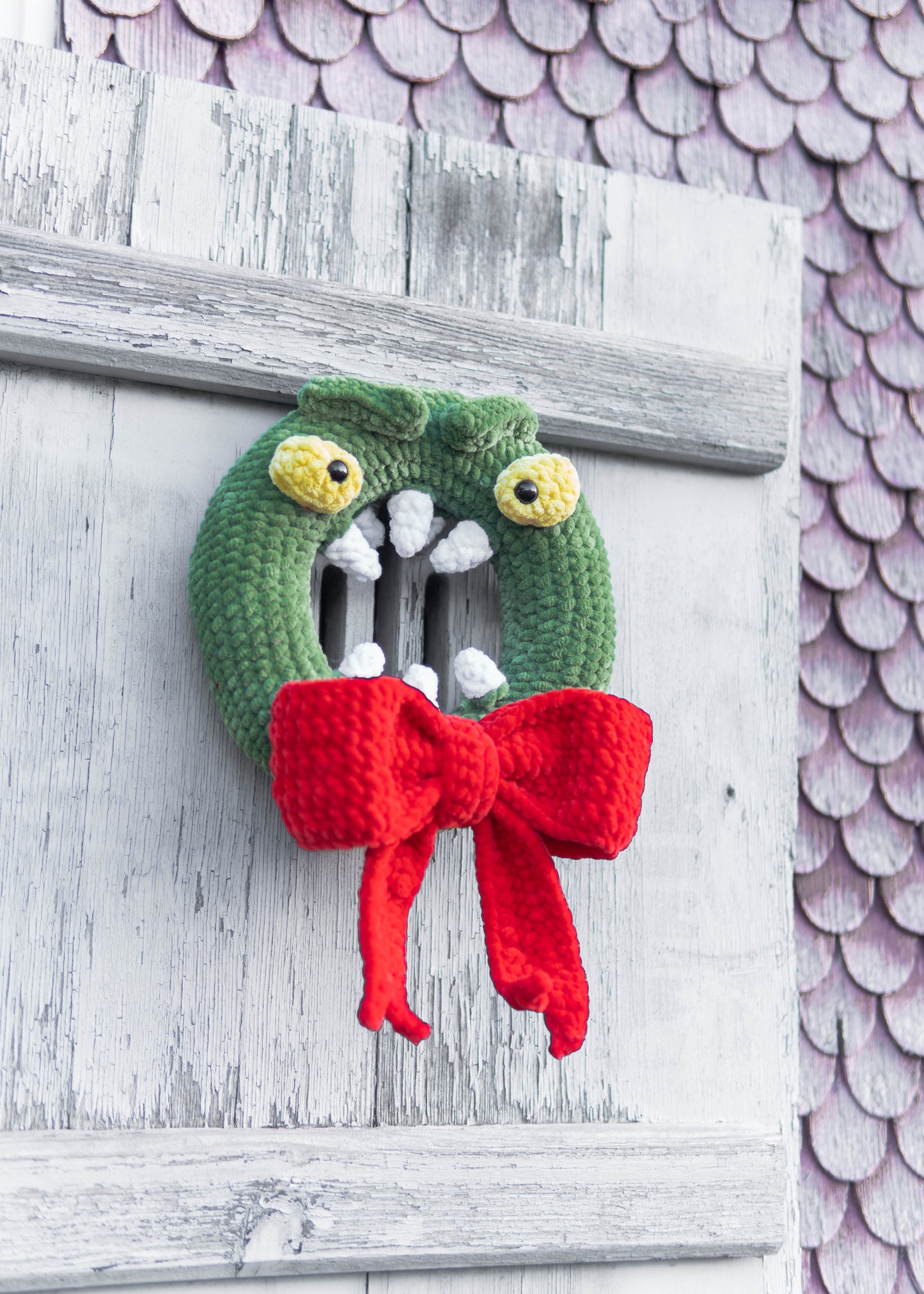 Jolly & Jaws Christmas Wreath 2 in 1 PDF Crochet Pattern