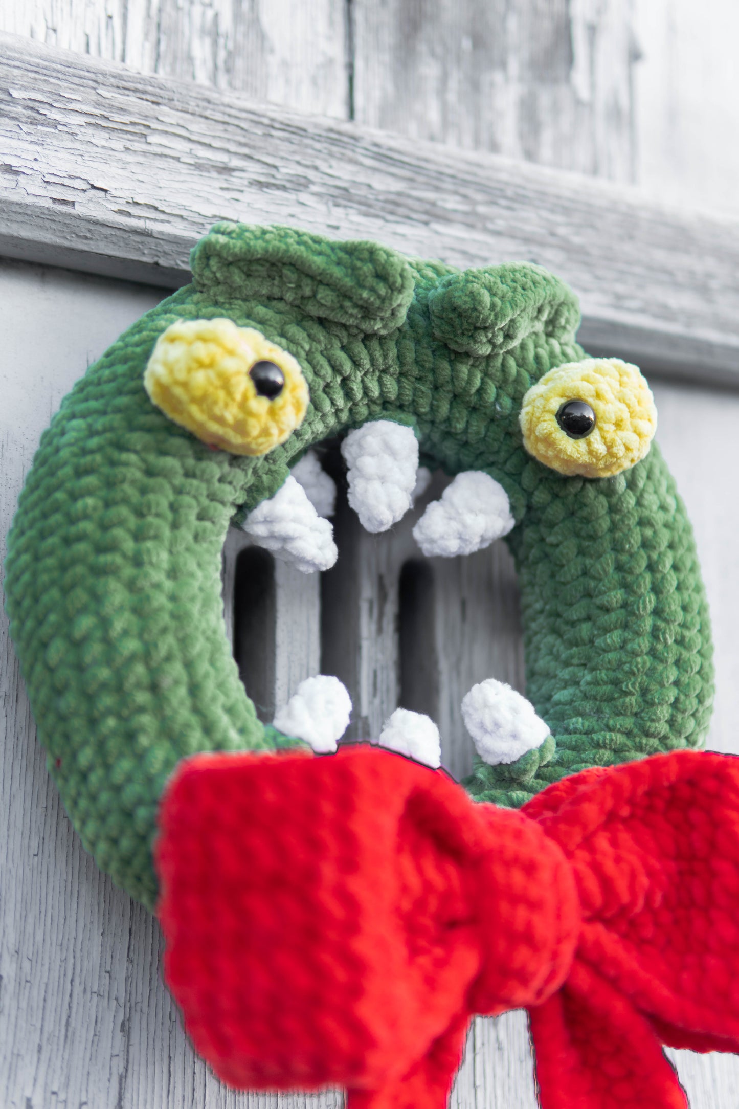 Jolly & Jaws Christmas Wreath 2 in 1 PDF Crochet Pattern