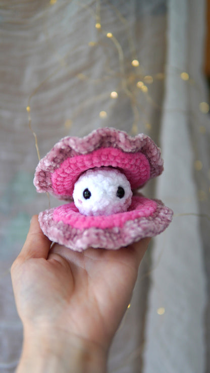 Plush Oyster No-Sew Crochet Pattern Set 2 in 1