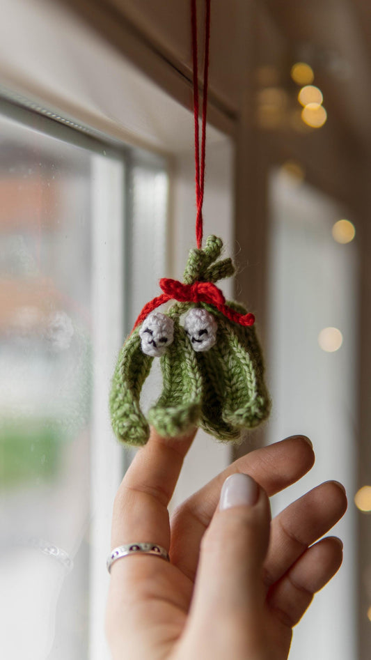Mistletoe with Skulls Crochet Pattern