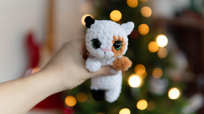 Cat in a Wreath Crochet Pattern