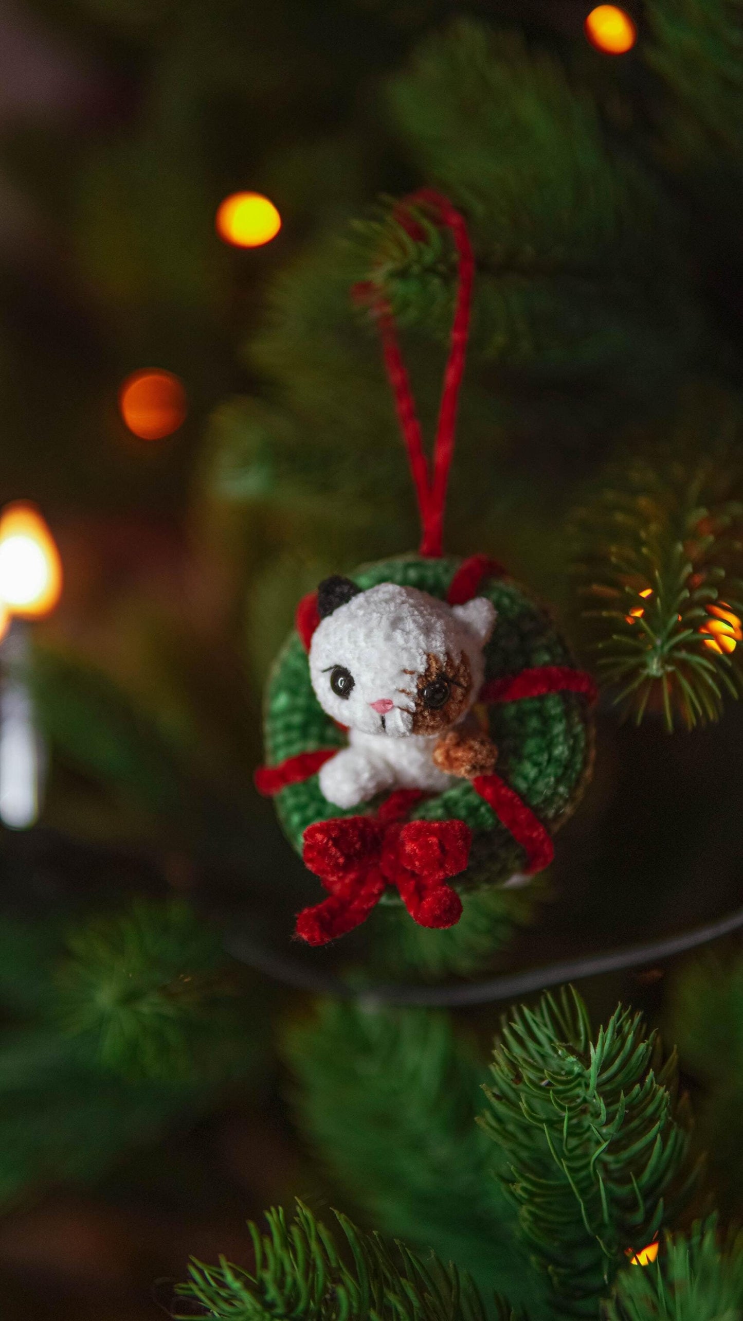 Cat in a Wreath Crochet Pattern