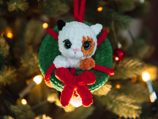 Cat in a Wreath Crochet Pattern
